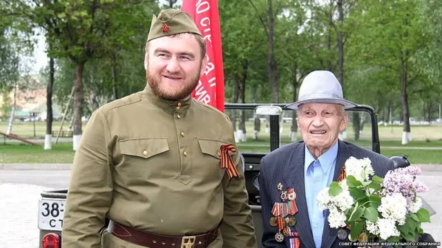 Рауф Арашуков (слева) на торжественном приеме ветеранов Великой Отечественной войны