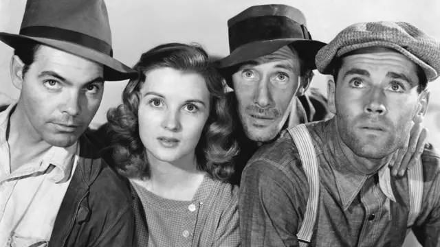 정 감독은 영화 '분노의 포도'에 영향을 많이 받았다고 한다