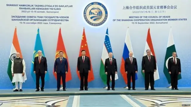 समरकंद येथे SCO शिखर परिषदेसाठी उपस्थित सदस्य देशांचे नेते.