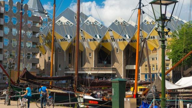 Después de la destrucción de la ciudad, los funcinoarios decidieron que volverían a construir Rotterdam desde cero. (Foto: Robertharding / Alamy Stock Photo).