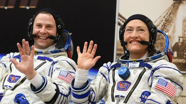 خانم کوچ راه‌پیمایی خارج از ایستگاه فضایی را با نیک هیگ، همکار مرد خود انجام خواهد داد
