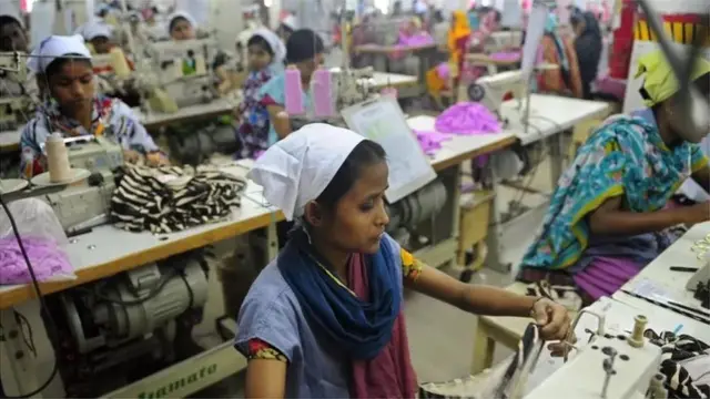 আন্দোলনের মুখে গার্মেন্টস শ্রমিকদের মজুরি পুনমূল্যায়ন করা হলেও অনেক খাত উপেক্ষিত থেকে গেছে