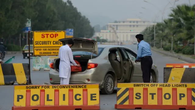 پاکستان پولیس ناکہ