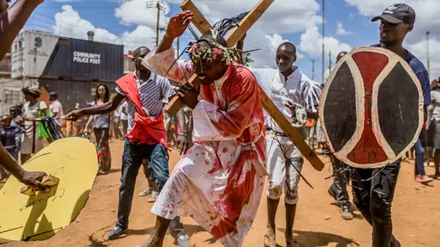 Christians for Nairobi act di death of Jesus Christ.