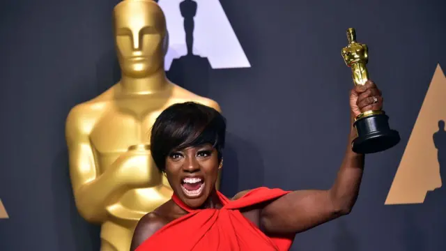 فيولا ديفيس.