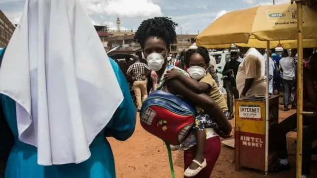 Le port du masque est également recommandé