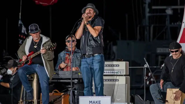 Fanaaniin heeso ka qaaday isu soo baxyo siyaasadeed oo uu Trump ku qabsanayay gobolka Michigan