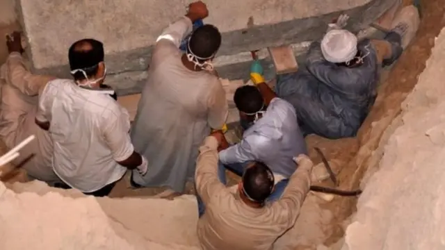 எகிப்தில் திறக்கப்பட்ட 2000 வருட மர்ம சவப்பெட்டி