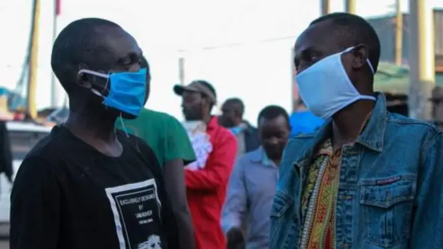 Kwambara agafukamunwa n'itegeko ahantu hahurira abantu benshi