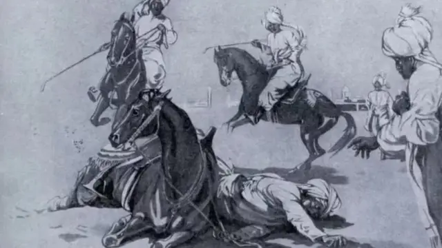 குத்புதீன் ஐபக் போலோ விளையாடிக் கொண்டிருந்த போது திடீரென குதிரையில் இருந்து கீழே விழுந்து, குதிரை அவர் மீது விழுந்ததால் அவரது இறப்பு ஏற்பட்டது என்று வரலாற்று வல்லுனர்கள் கூறுகின்றனர்.