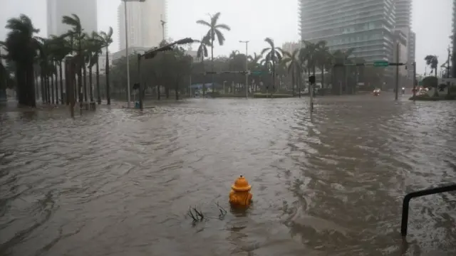 Calles de Brickell inundadas