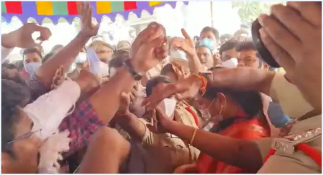 వెలగపూడి గ్రామంలో మాల వర్సెస్ మాదిగ మంత్రి సుచరిత, ఎంపీ నందిగం సురేశ్