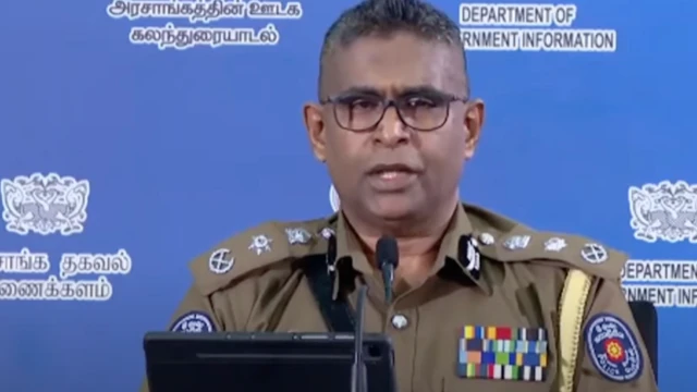 වැඩබලන පොලිස්පති ප්‍රියන්ත වීරසූරිය මාධ්‍ය හමුවේදී අදහස් දක්වමින් 