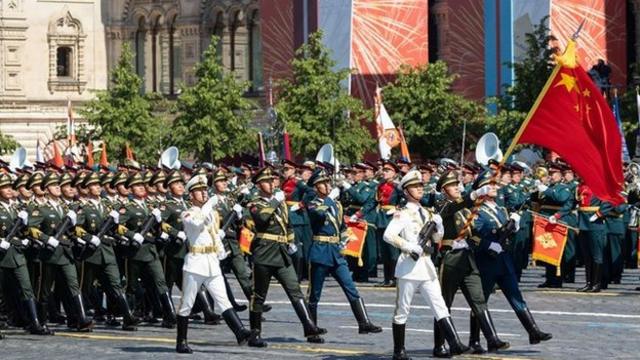 《環球時報 》 在今年中國軍隊參加俄羅斯勝利閲兵後發表評論文章說，俄羅斯幫助中國建立反導預警系統能顯著提升中國的防衛能力