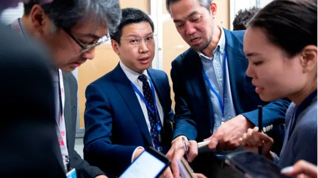 Xing Jisheng, Thư ký thứ nhất phái bộ Trung Quốc tại Liên Hợp Quốc, trao đổi với các phóng viên sau cuộc họp báo của Tổ chức Theo dõi Nhân quyền ra mắt Báo cáo Thế giới năm 2020 tại trụ sở Liên Hợp Quốc ở New York hôm 14/1/2020.