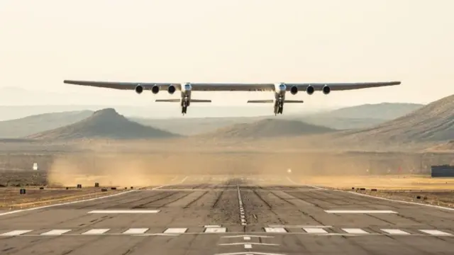 Voo inaugural do Stratolaunch no desertosurebet calculatorMojave