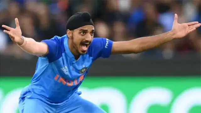 ભારતીય ફાસ્ટ બૉલર અર્શદીપસિંઘને મળી ત્રણ વિકેટ