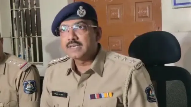 પાર્થે યૂટ્યૂબ પર ક્રાઇમની સિરિયલો જોઈને સાથે દોરડું અને ચાકુ લીધાં હતાં. દક્ષનો વીડિયો બનાવવાના નામે પહેલાં એના હાથપગ બાંધી દીધા