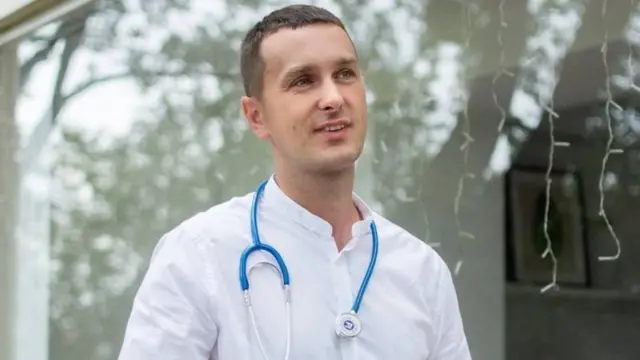 лікар