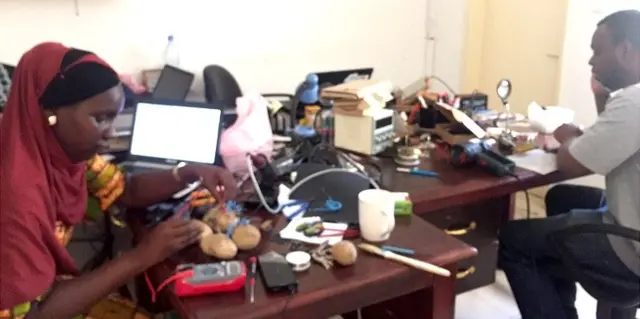 Le laboratoire de Somtou à Dakar