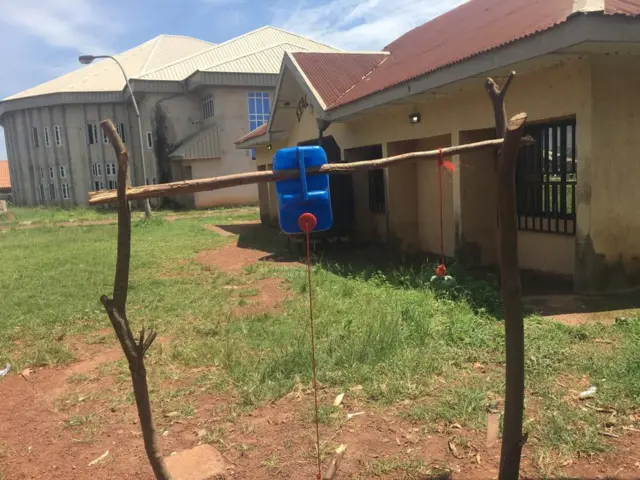 Akụrụngwa ụmụaka rụrụ e ji akwọ aka