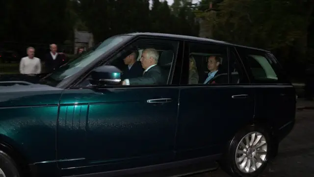 Članovi kraljevske porodice stižu u Balmoral
