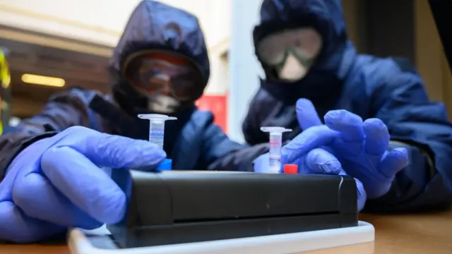 virus corona, pcr, swab, test kit,