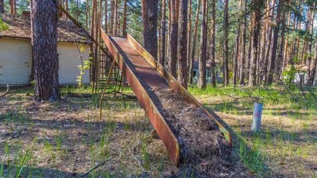 Горка у смарагдовому