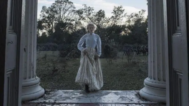 نیکول کیدمن در صحنه‌ای از فیلم فریب‌خورده