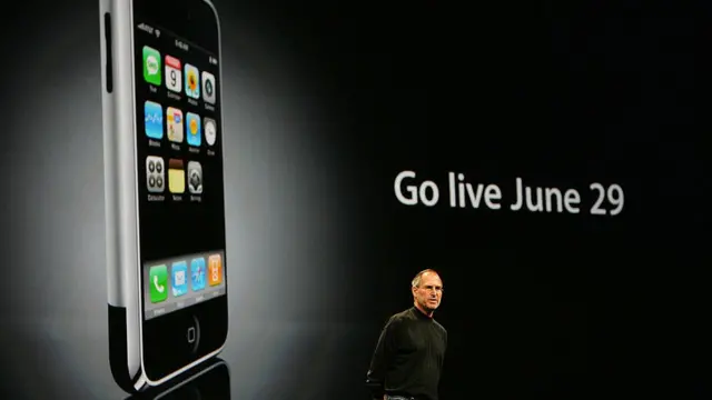 Steve Jobs presentando el iPhone