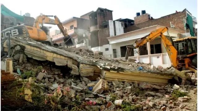 జావెద్ ఇల్లు