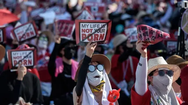 Protestos na Coreia do Sul contra câmeras escondidas