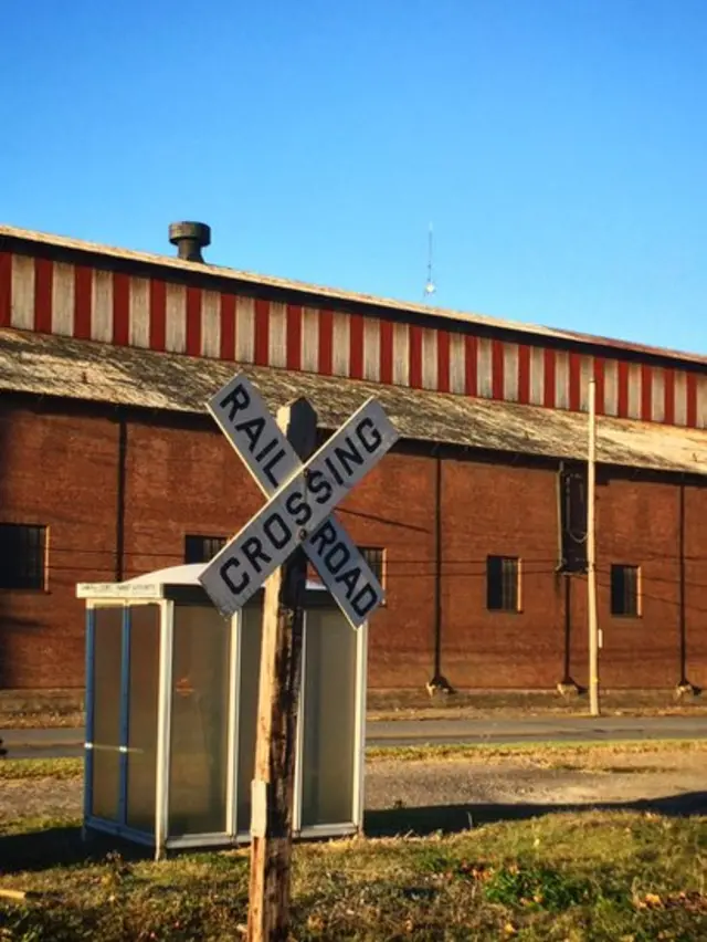 Возле одного из бывших заводов