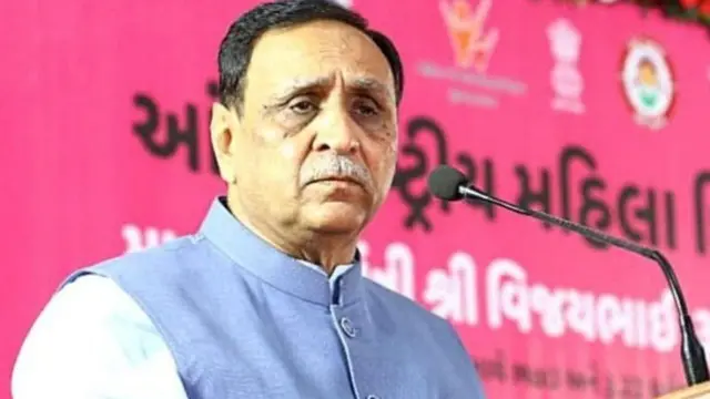 રાજ્ય સરકારે જાહેરાત કરી છે કે સ્વીમિંગ પૂલ અને વોટર પાર્ક 50 ટકા ક્ષમતા સાથે ખૂલી શકશે.
