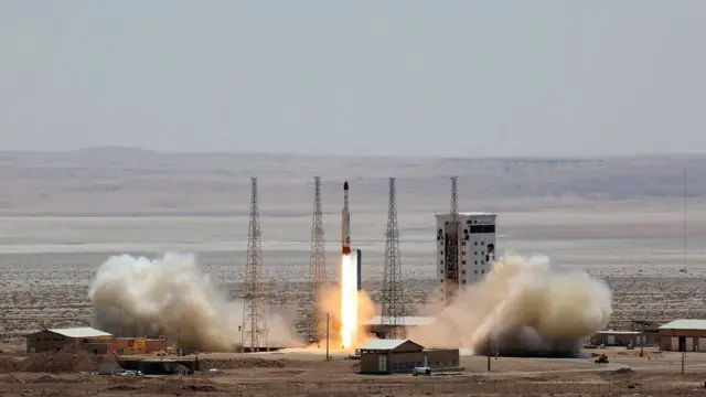 آزمایش موشک ماهواره‌بر