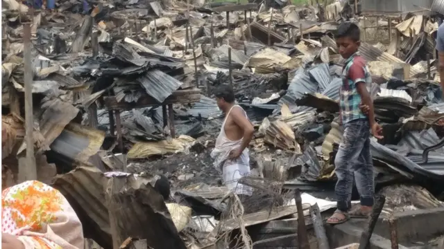 বস্তির বাসিন্দারা বলছেন তারা সর্বস্ব হারিয়েছেন