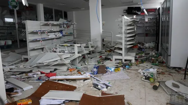 En medio de la violencia ocurrida tras la renuncia de Morales también se han producido algunos saqueos.
