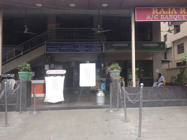 உணவகங்களும் செயல்படவில்லை