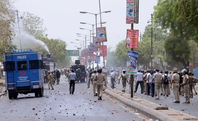 અનામત આંદોલન સમયની તસવીર