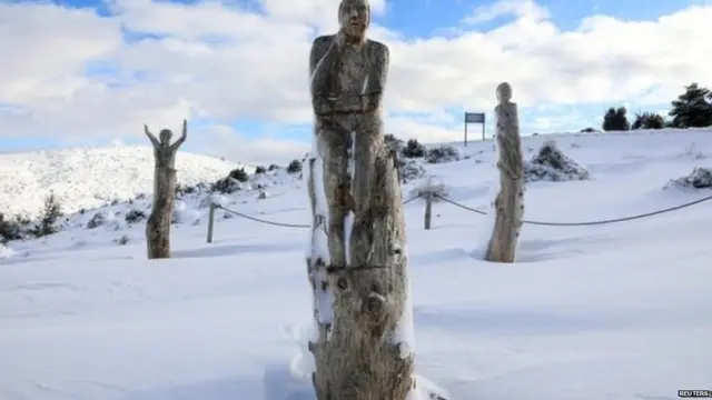 ਬਰਫਬਾਰੀ