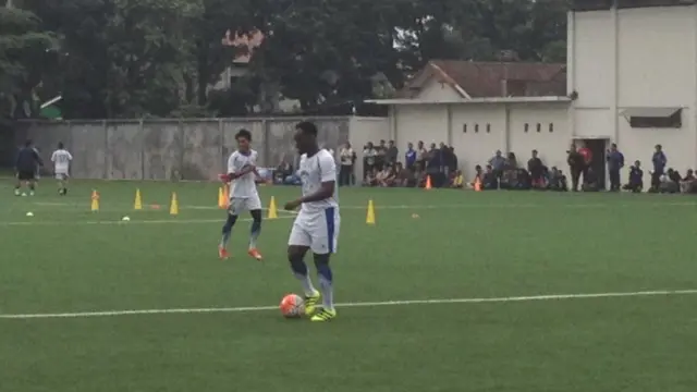 Michael Essien, Persib