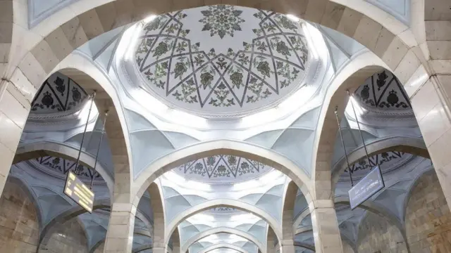 सोवियत भव्यता की भूमिगत दुनिया