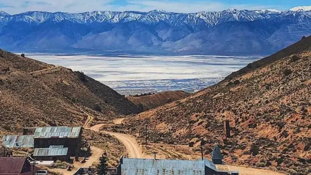 ডেমারাইসের বাড়ি থেকে পুরো শহরটা দেখা যায়