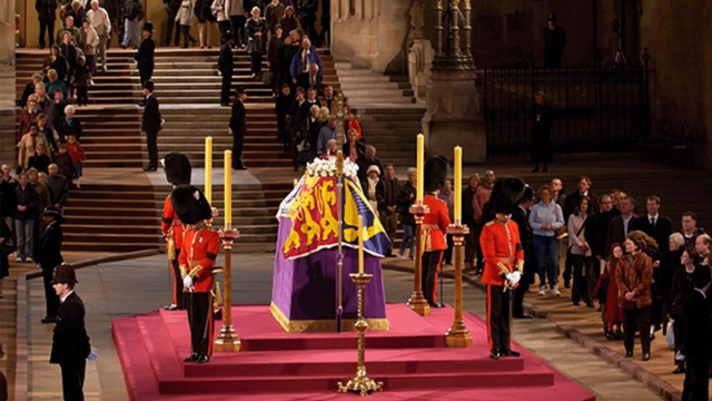 Image of the Queen Mother lying in state