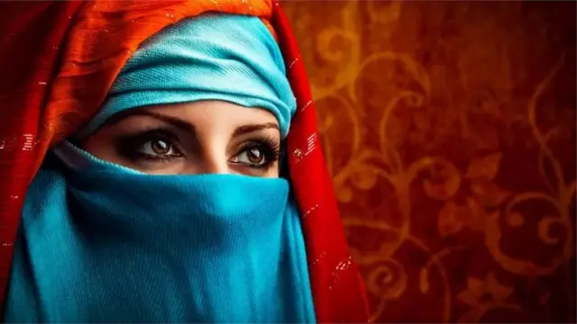 हिजाब घातलेली मुलगी