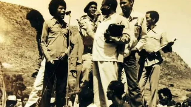 Qophii Raadiyoo harariif sagalee otoo warabanii suuraa kaafame