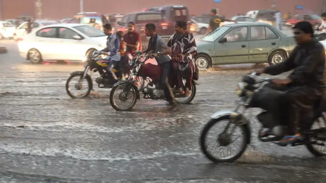 کراچی میں بارشیں