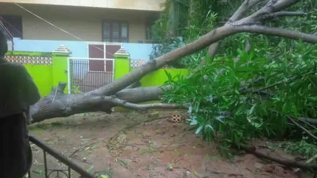 கனமழையால் கன்னியாகுமரியில் இயல்பு வாழ்க்கை பாதிப்பு