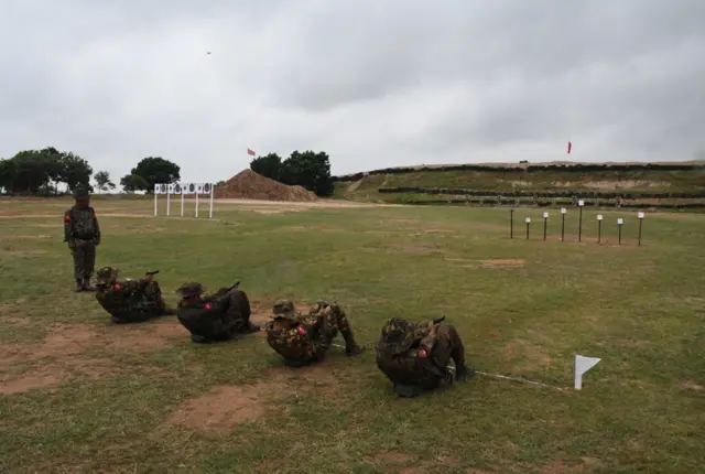 နမခ ထဲက သေနတ်ပစ်လေ့ကျင့်မှုတစ်ခု