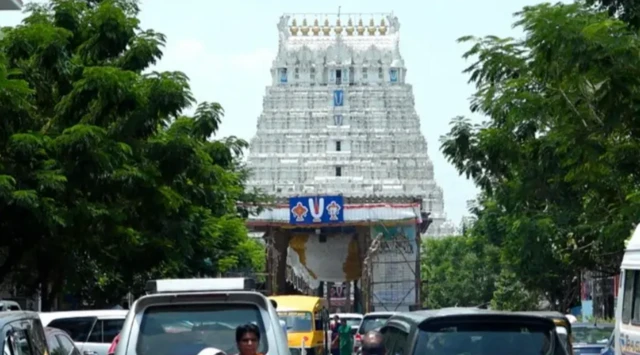 வடகலை, தென்கலை, காஞ்சிபுரம் வரதராஜப் பெருமாள் கோயில், நீதிமன்றம் 
